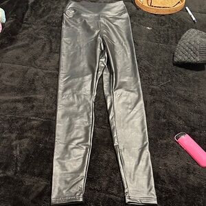 Aerie Shiny faux leather leggings size small.